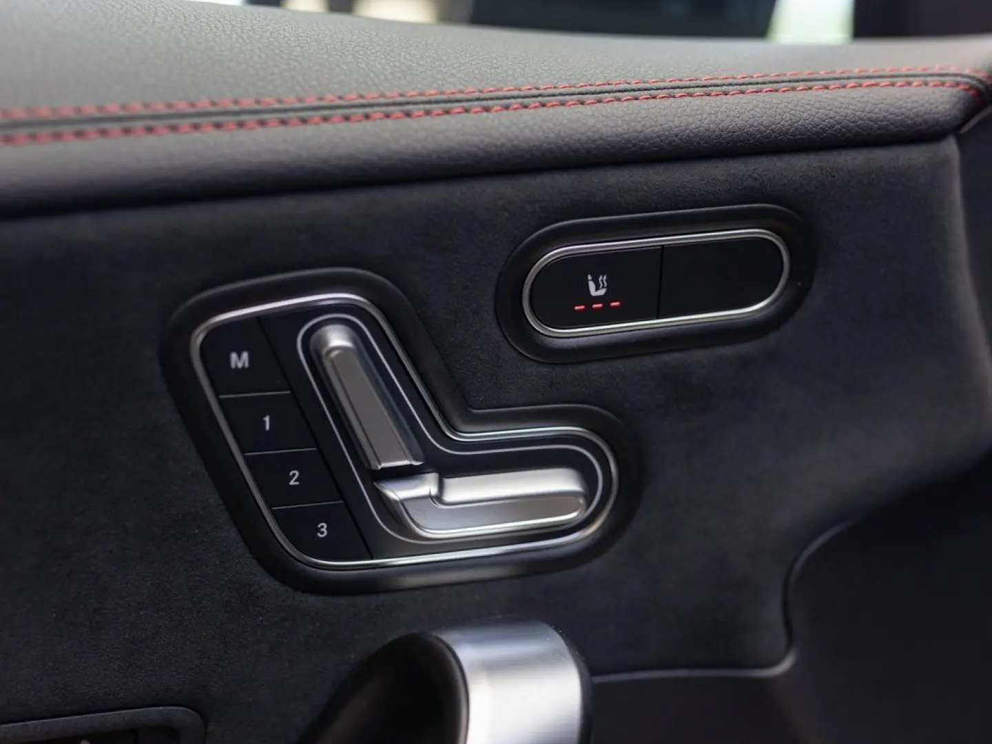 CLA 250 e AMG Plus Pano 360  Keyless Memo Multi