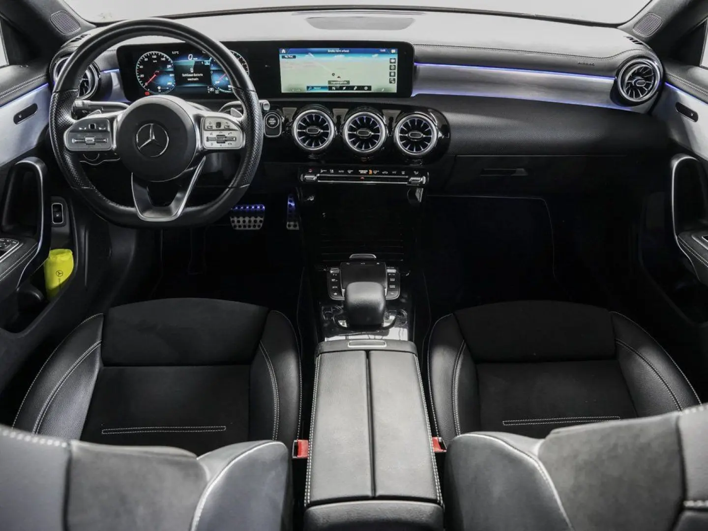 CLA 250 e AMG Line Night Ambiente MBUX-Navi LED