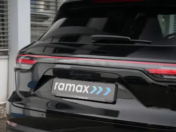 CAYENNE PLATINUM-LUFTF-PANO-HUD-MATRIX-BOSE-21RS