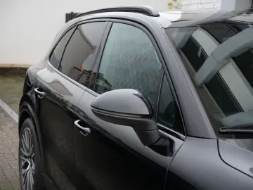 CAYENNE PLATINUM-LUFTF-PANO-HUD-MATRIX-BOSE-21RS