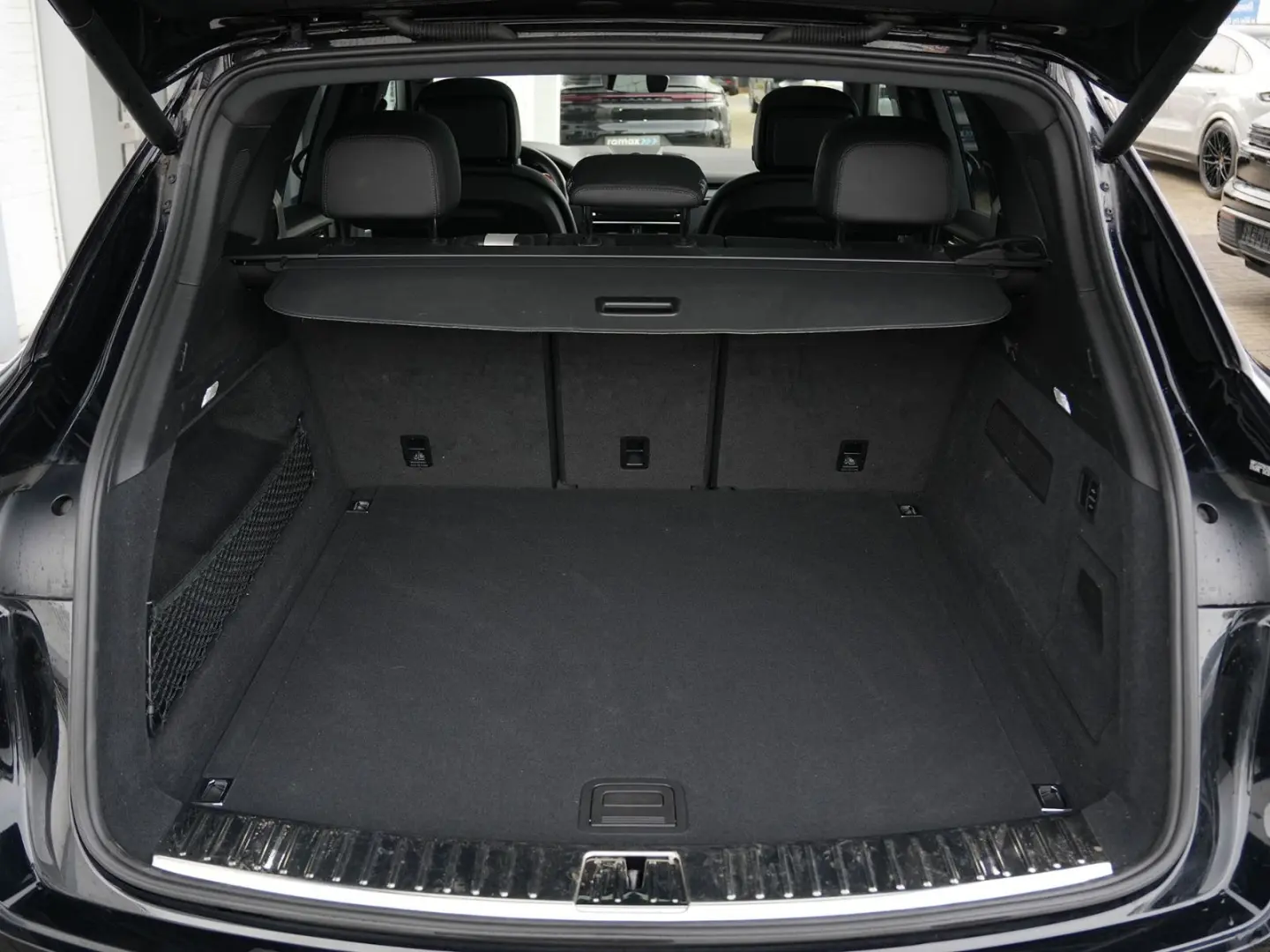 CAYENNE PLATINUM-LUFTF-PANO-HUD-MATRIX-BOSE-21RS