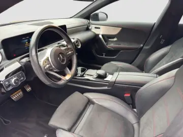 CLA 200  Shooting Brake AMG LINE AHK PANO