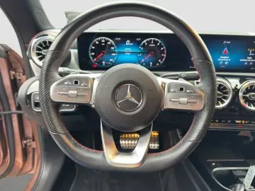 CLA 200  Shooting Brake AMG LINE AHK PANO