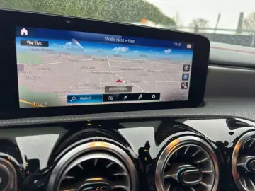 CLA 200  Shooting Brake AMG LINE AHK PANO