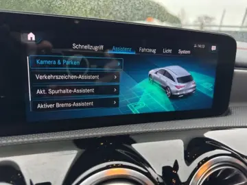 CLA 200  Shooting Brake AMG LINE AHK PANO