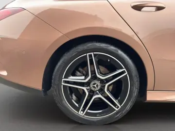 CLA 200  Shooting Brake AMG LINE AHK PANO