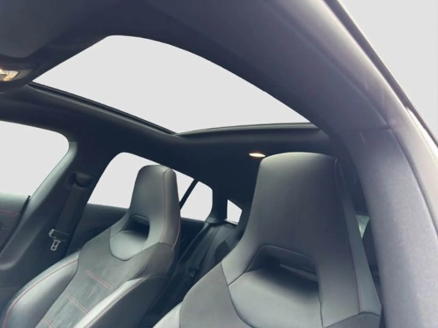 CLA 200  Shooting Brake AMG LINE AHK PANO