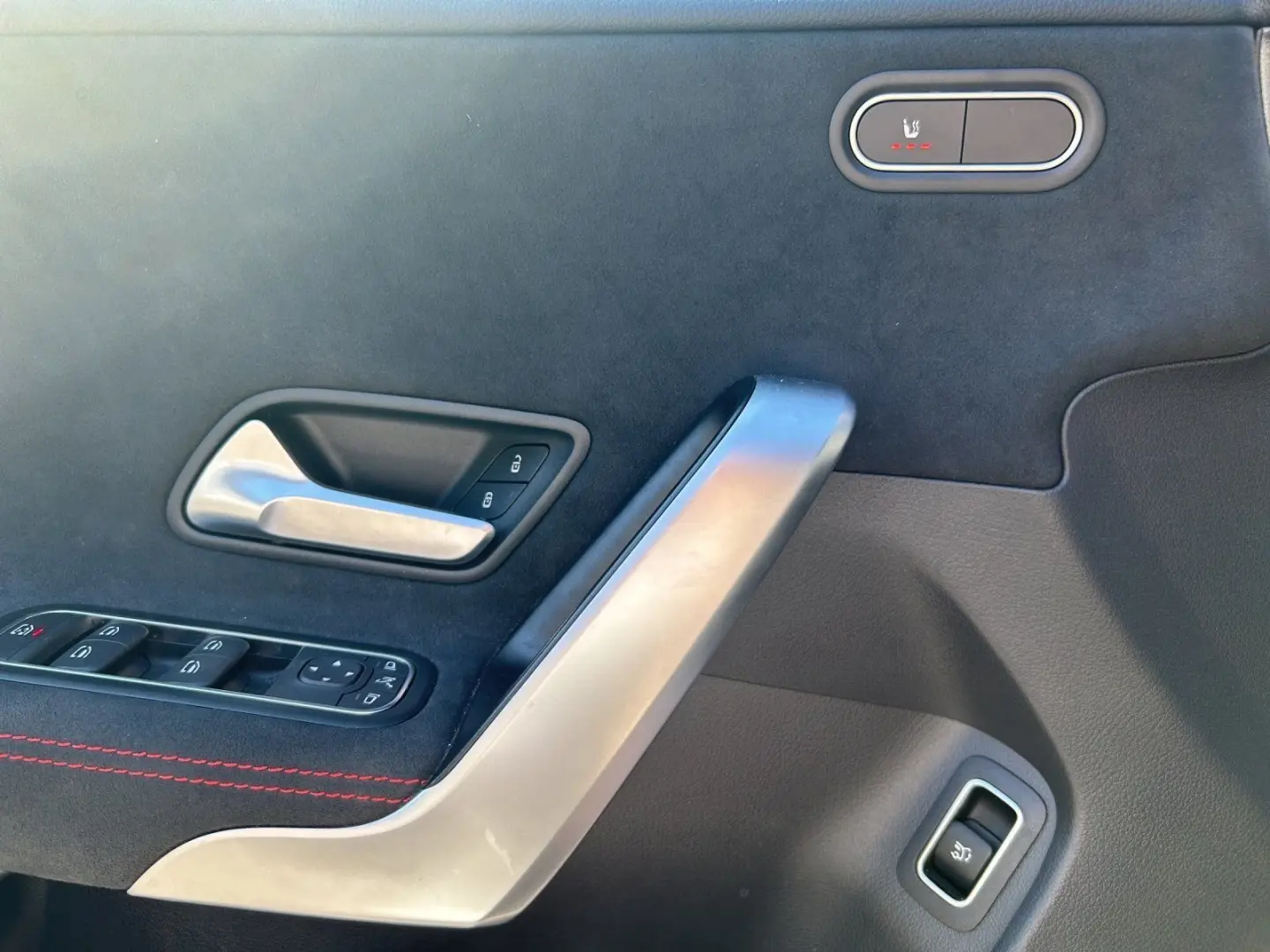 CLA200SB AMG Adv  DISTRO Pano AHK schw.Glas MLED