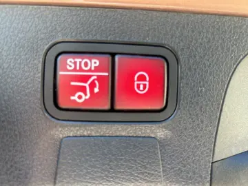 CLA200SB AMG Adv  DISTRO Pano AHK schw.Glas MLED