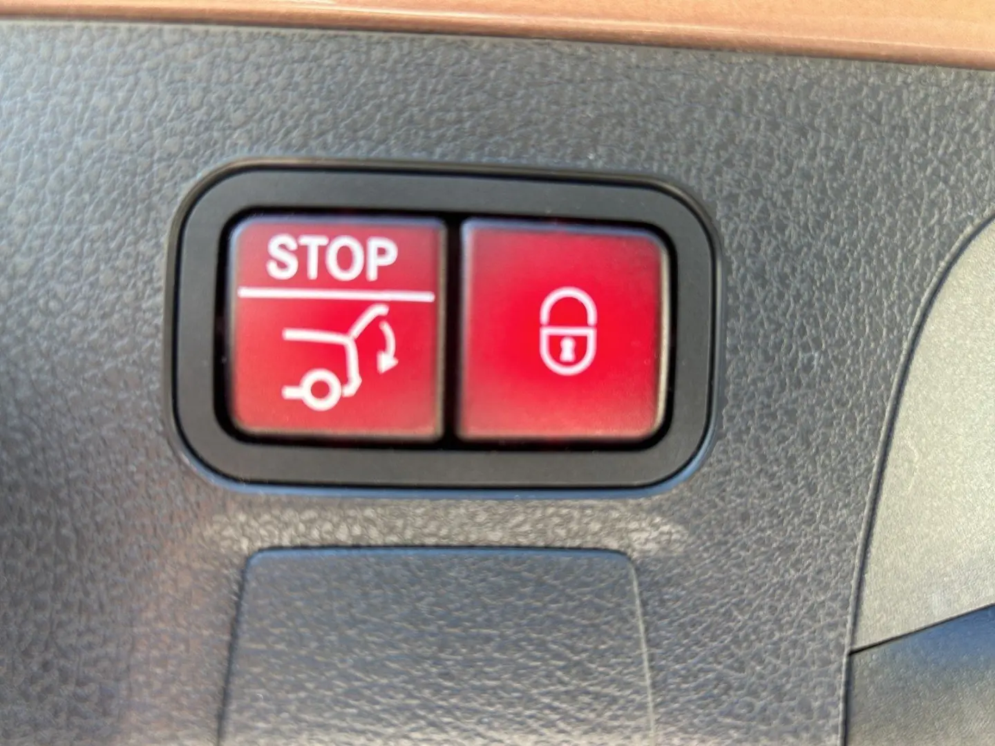 CLA200SB AMG Adv  DISTRO Pano AHK schw.Glas MLED