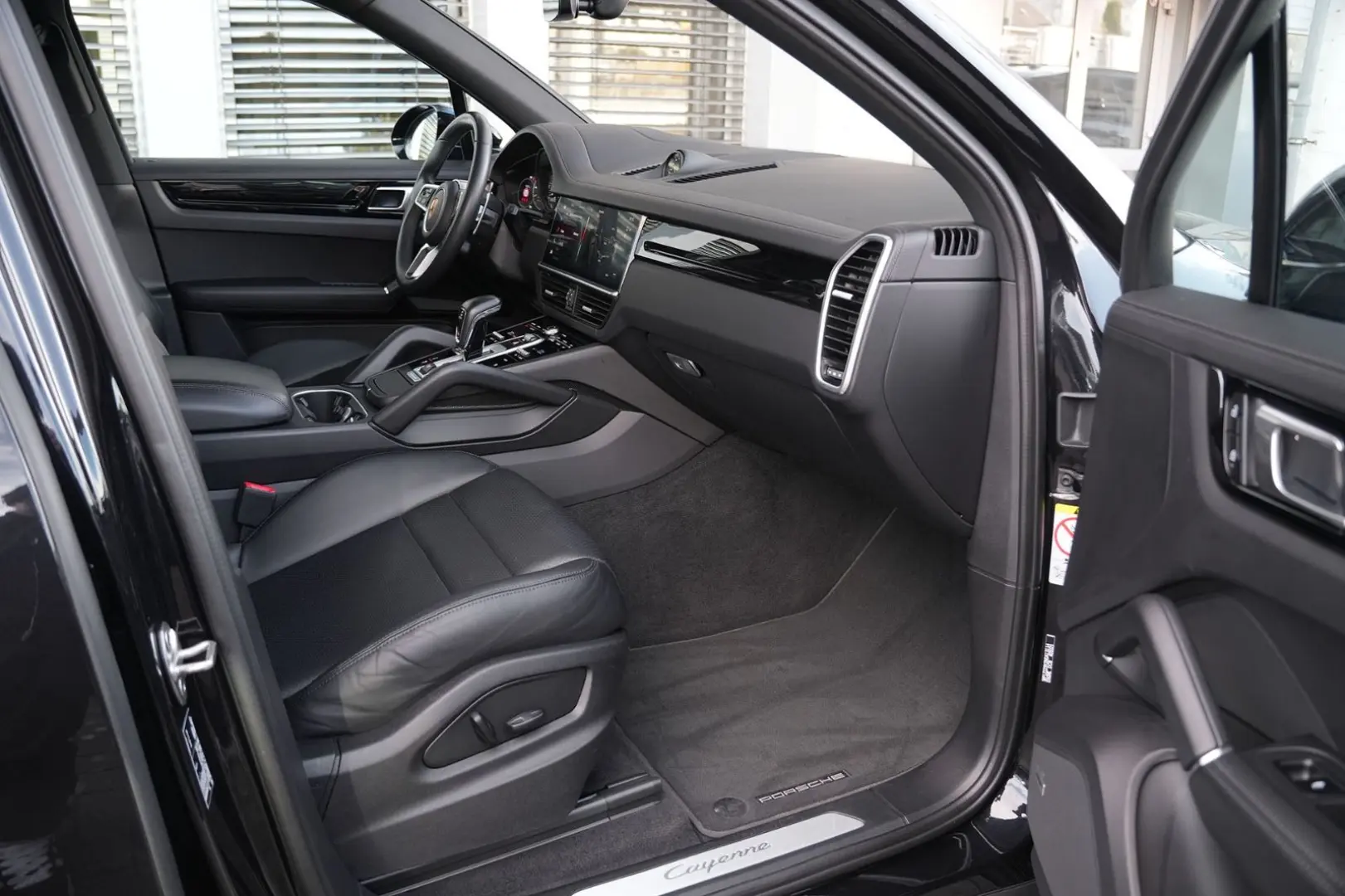 Cayenne E-Hybrid SPORTDESIGN-LUFTF-PANO-HUD-VOLL