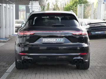 Cayenne E-Hybrid SPORTDESIGN-LUFTF-PANO-HUD-VOLL