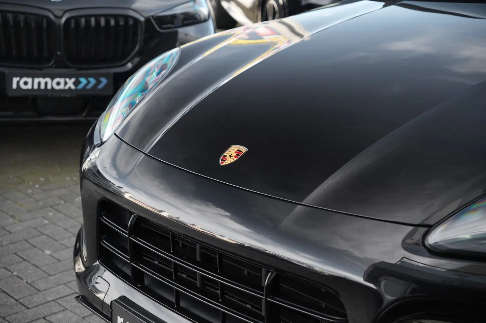 Cayenne E-Hybrid SPORTDESIGN-LUFTF-PANO-HUD-VOLL