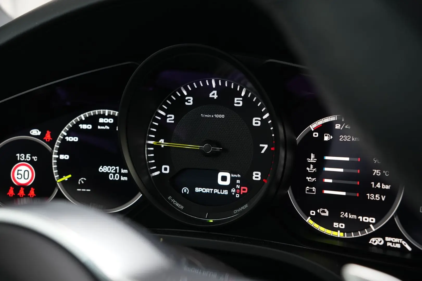 Cayenne E-Hybrid SPORTDESIGN-LUFTF-PANO-HUD-VOLL