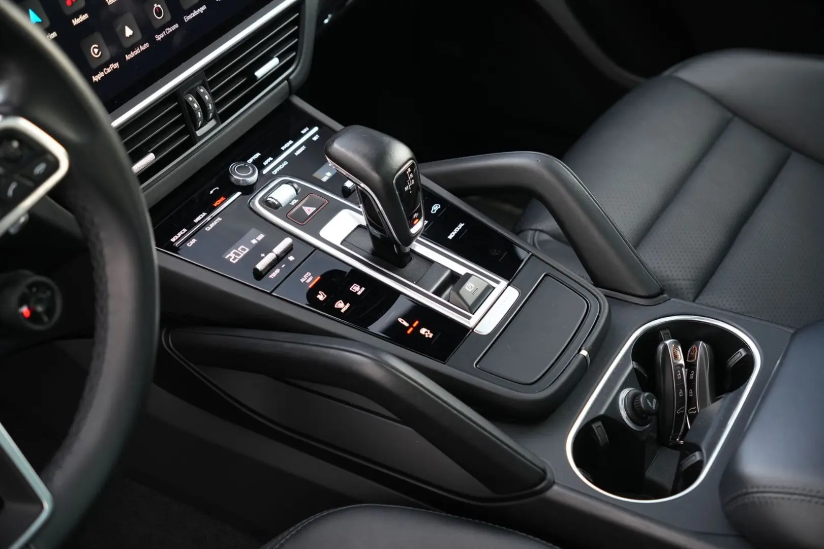 Cayenne E-Hybrid SPORTDESIGN-LUFTF-PANO-HUD-VOLL