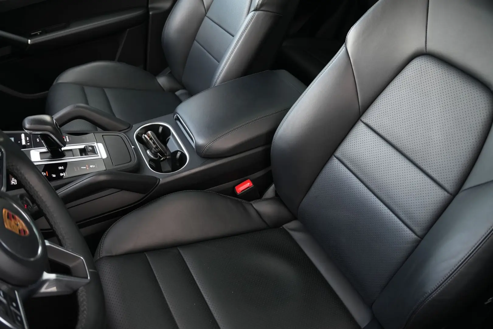 Cayenne E-Hybrid SPORTDESIGN-LUFTF-PANO-HUD-VOLL