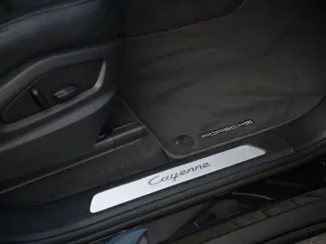 Cayenne E-Hybrid SPORTDESIGN-LUFTF-PANO-HUD-VOLL