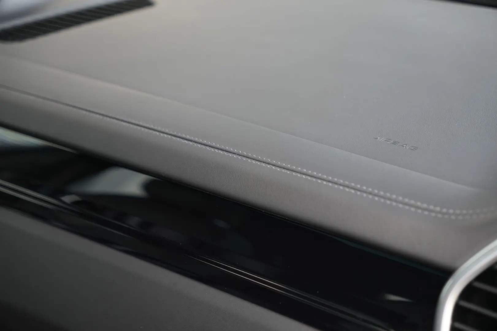 Cayenne E-Hybrid SPORTDESIGN-LUFTF-PANO-HUD-VOLL