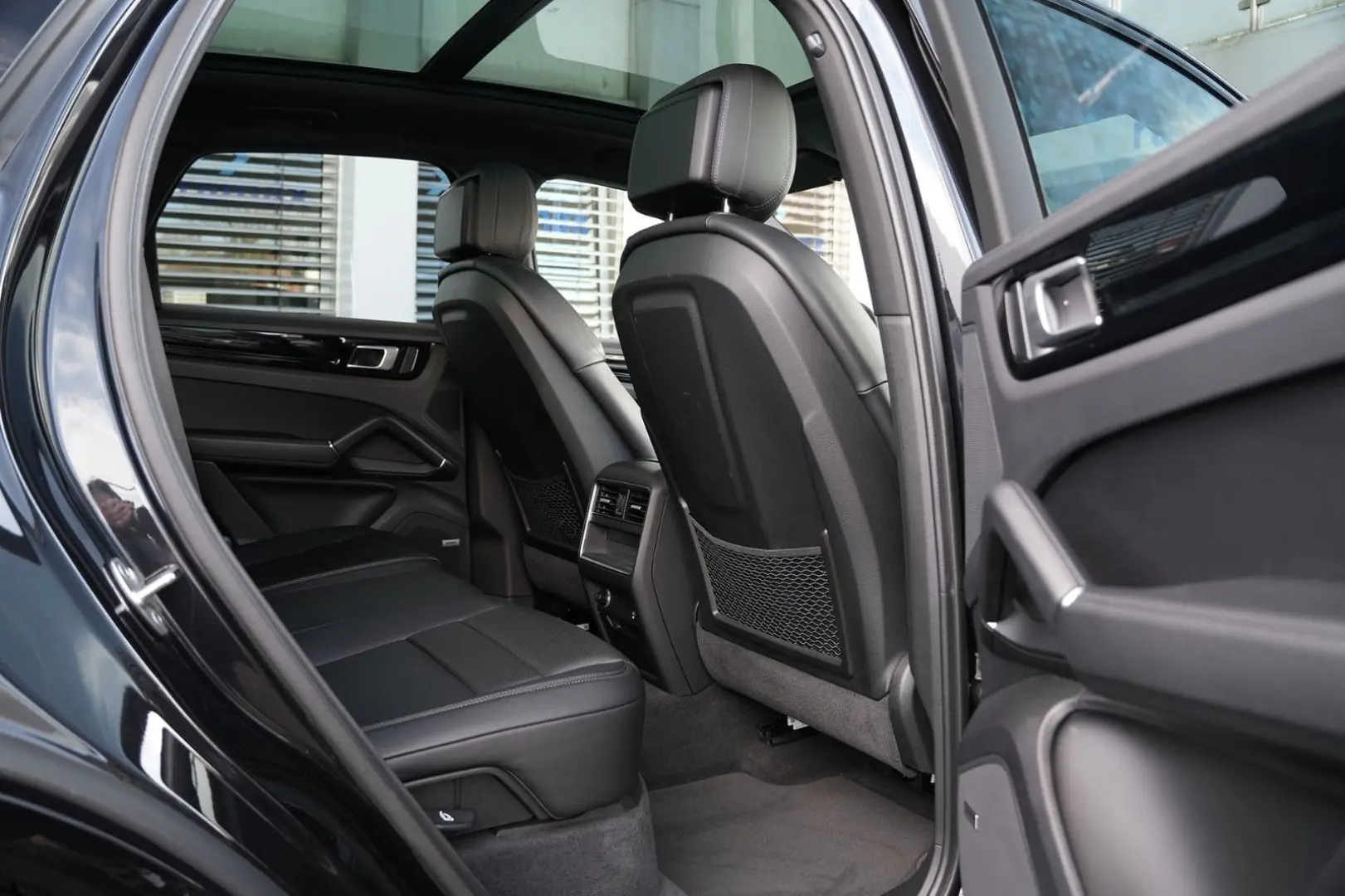 Cayenne E-Hybrid SPORTDESIGN-LUFTF-PANO-HUD-VOLL