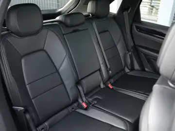 Cayenne E-Hybrid SPORTDESIGN-LUFTF-PANO-HUD-VOLL