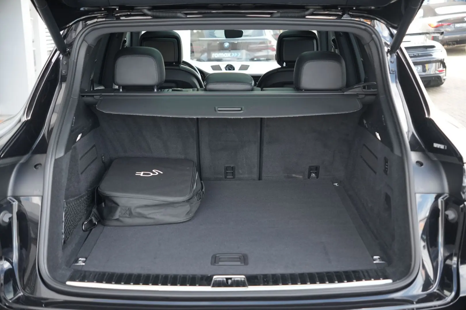 Cayenne E-Hybrid SPORTDESIGN-LUFTF-PANO-HUD-VOLL