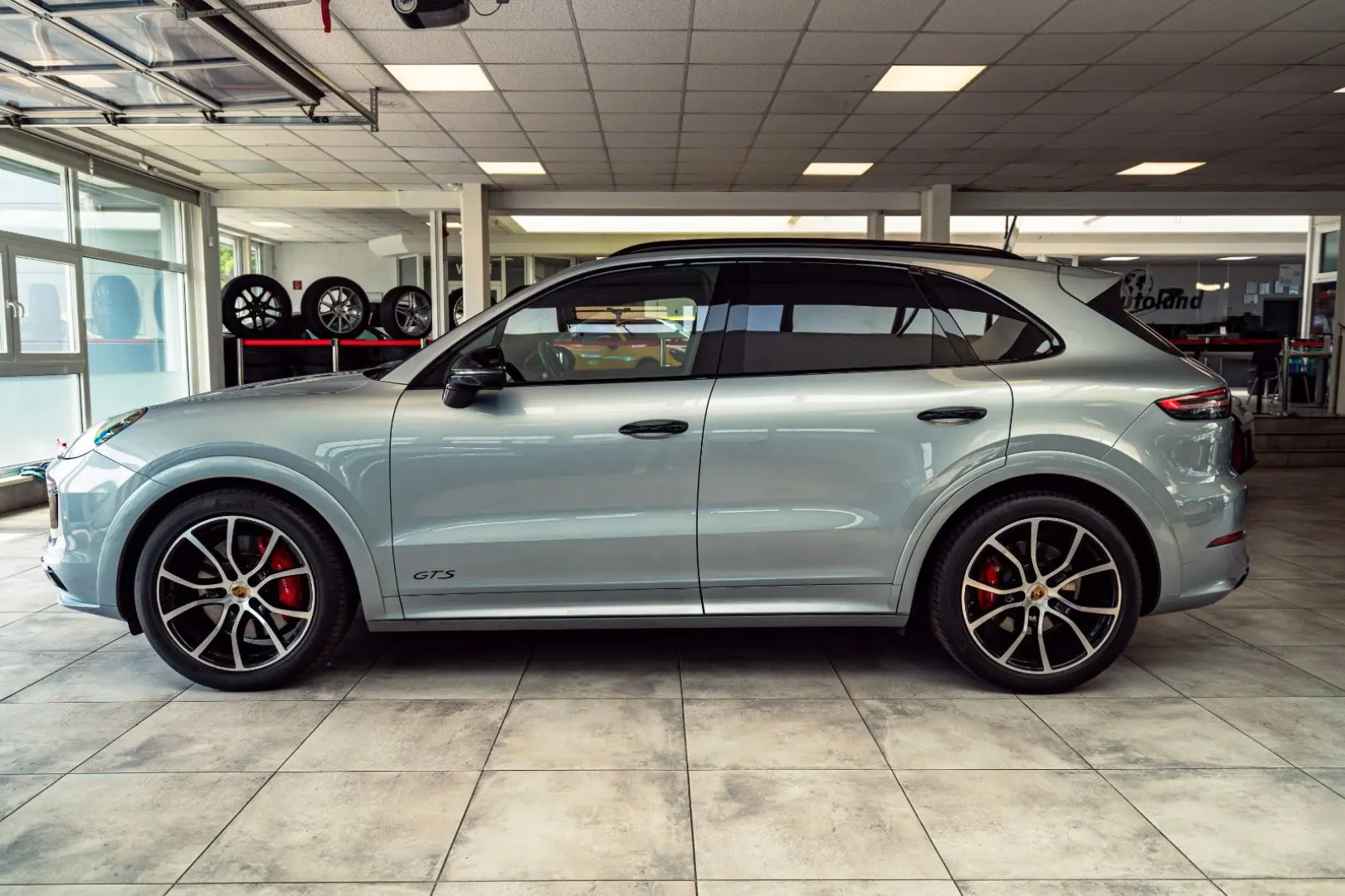 Cayenne GTS HAL Sportdesign Carbon 360  Inno HUD