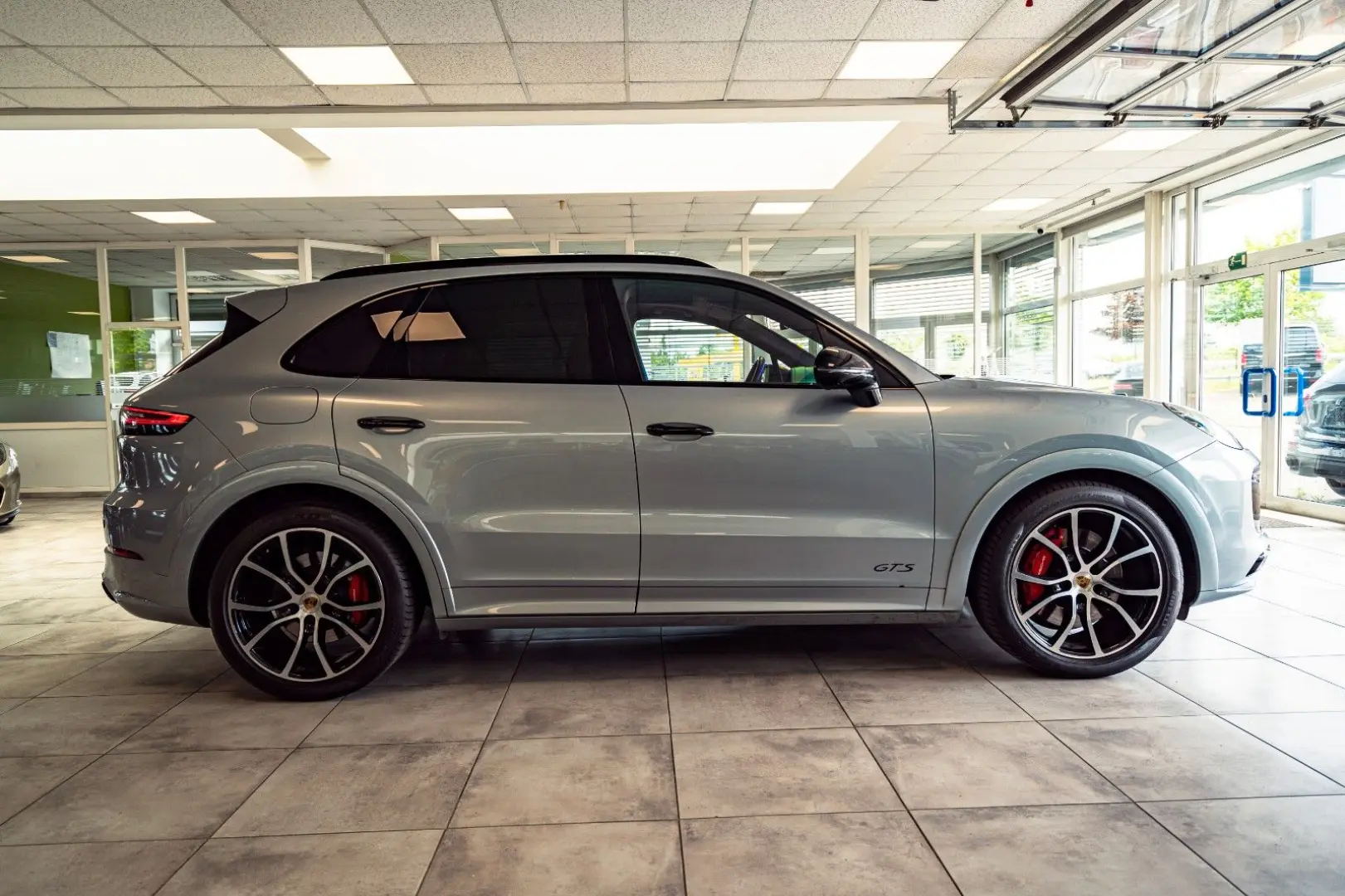 Cayenne GTS HAL Sportdesign Carbon 360  Inno HUD