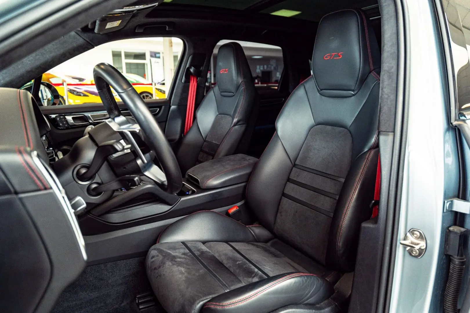 Cayenne GTS HAL Sportdesign Carbon 360  Inno HUD