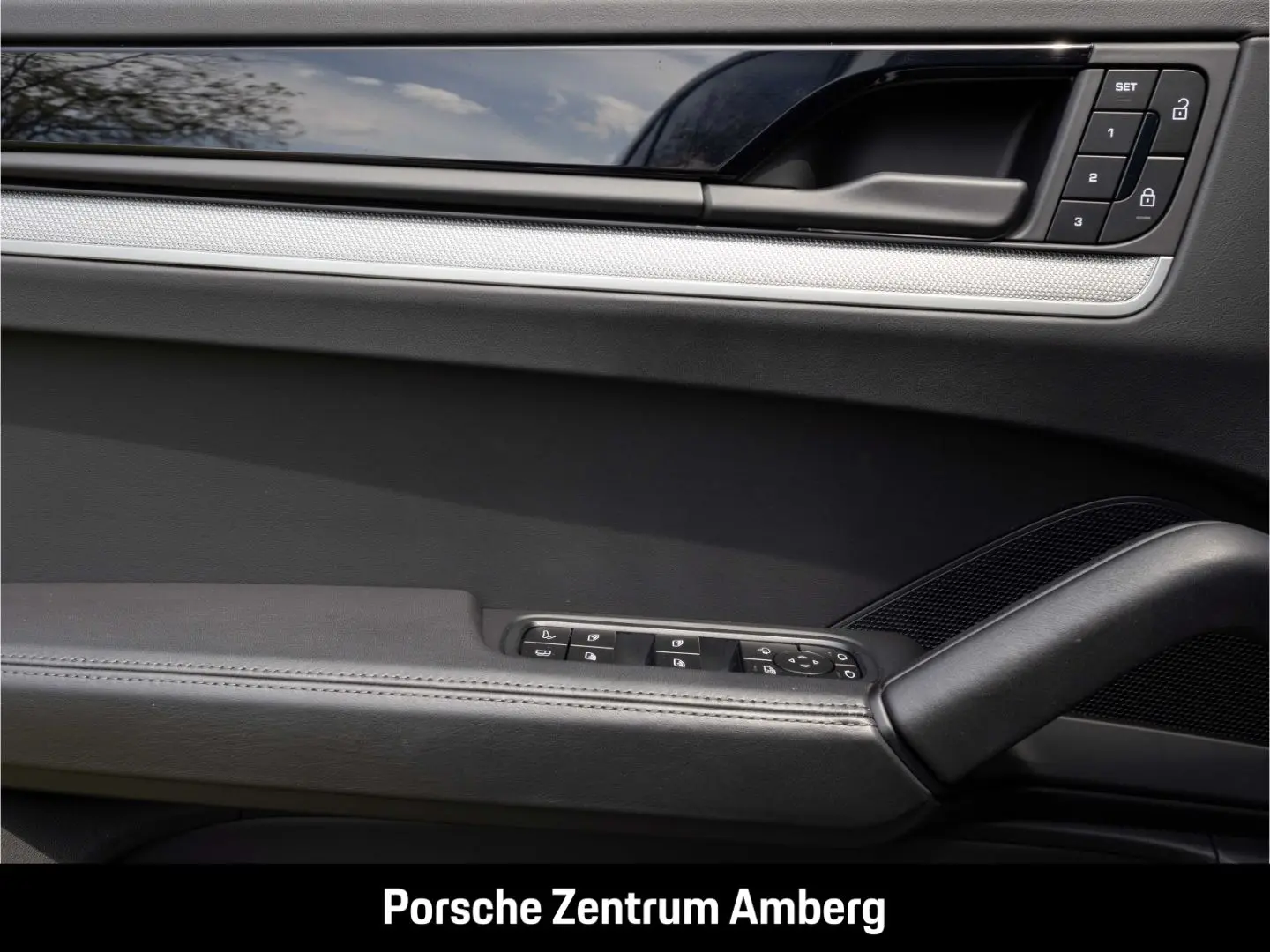 Cayenne E-Hybrid Luftfeder BOSE InnoDrive Panora