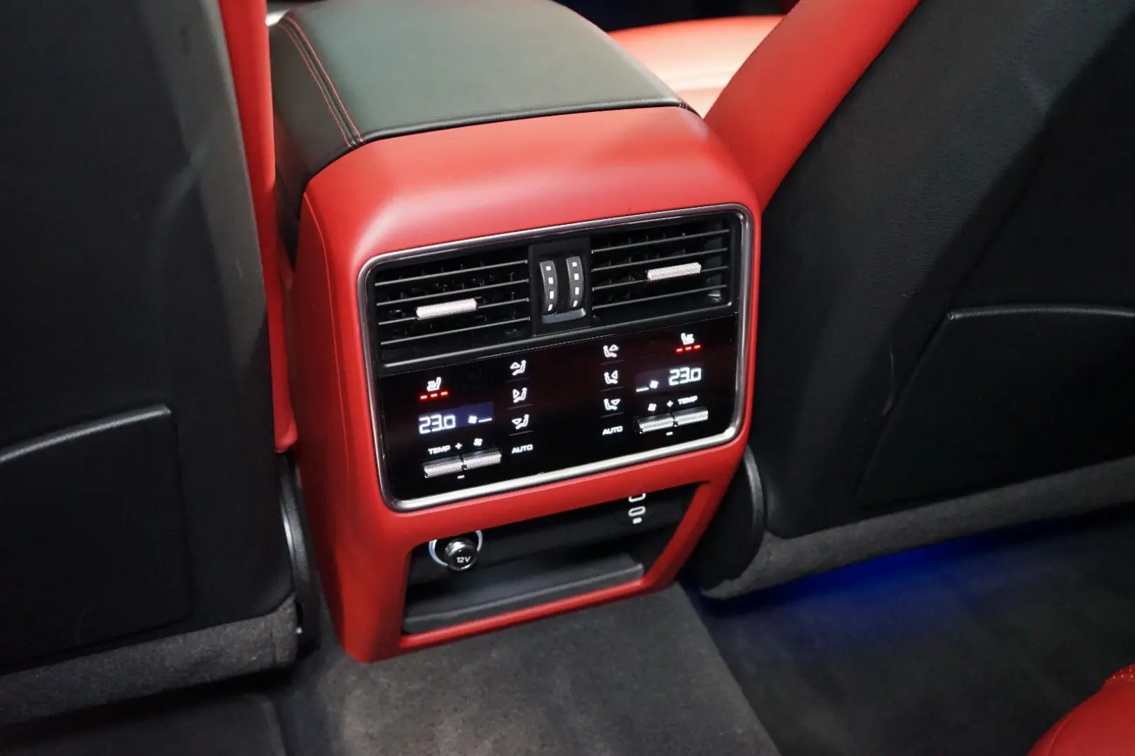 Cayenne E-HYBRID COUPÉ PLATINUM PANO 360