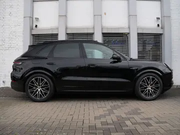 E-Hybrid MY24-INNODRIVE-ACC-LUFTF.-PANO-BOSE-RS