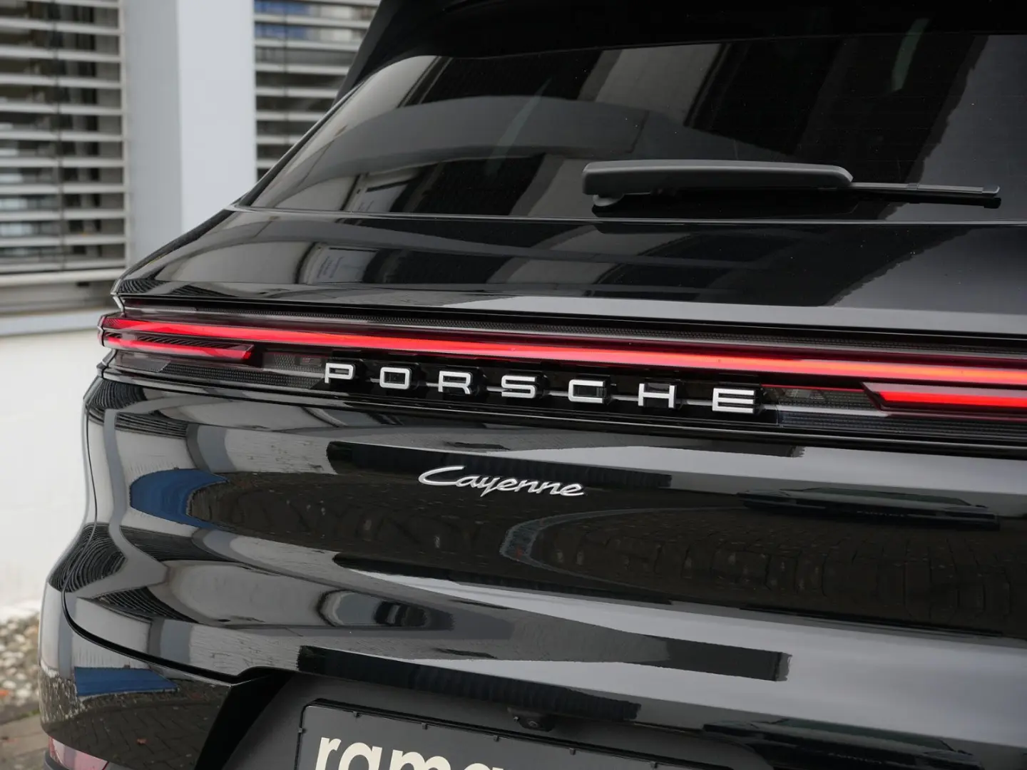 E-Hybrid MY24-INNODRIVE-ACC-LUFTF.-PANO-BOSE-RS