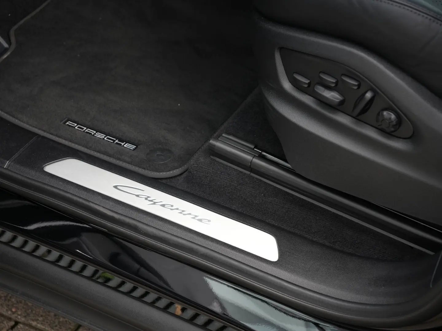 E-Hybrid MY24-INNODRIVE-ACC-LUFTF.-PANO-BOSE-RS