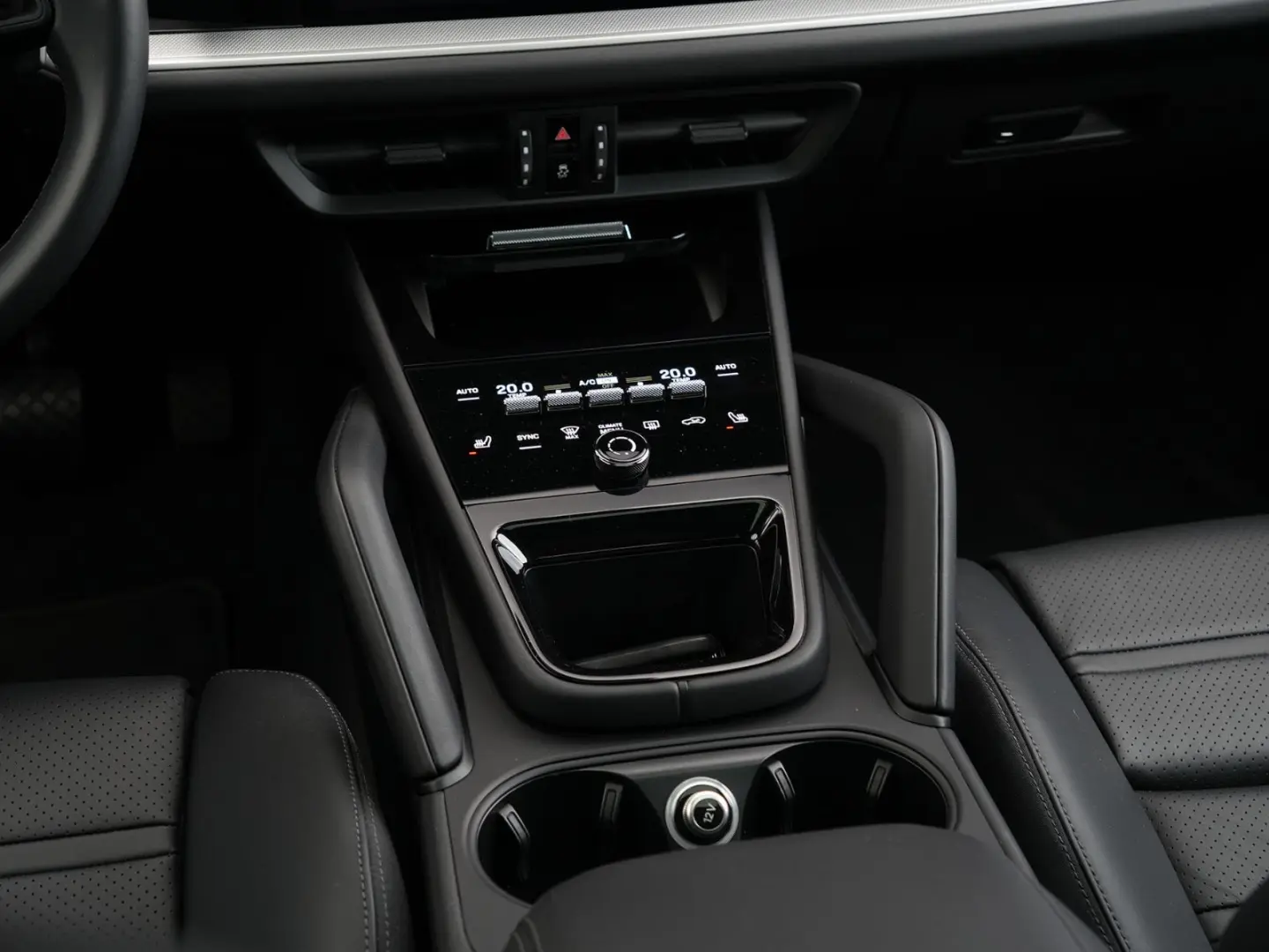 E-Hybrid MY24-INNODRIVE-ACC-LUFTF.-PANO-BOSE-RS