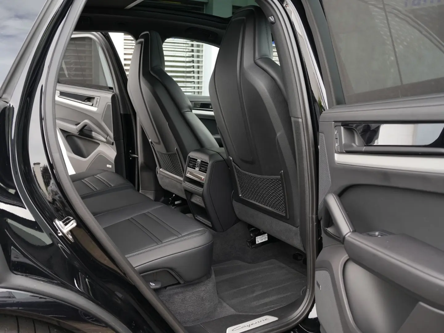 E-Hybrid MY24-INNODRIVE-ACC-LUFTF.-PANO-BOSE-RS