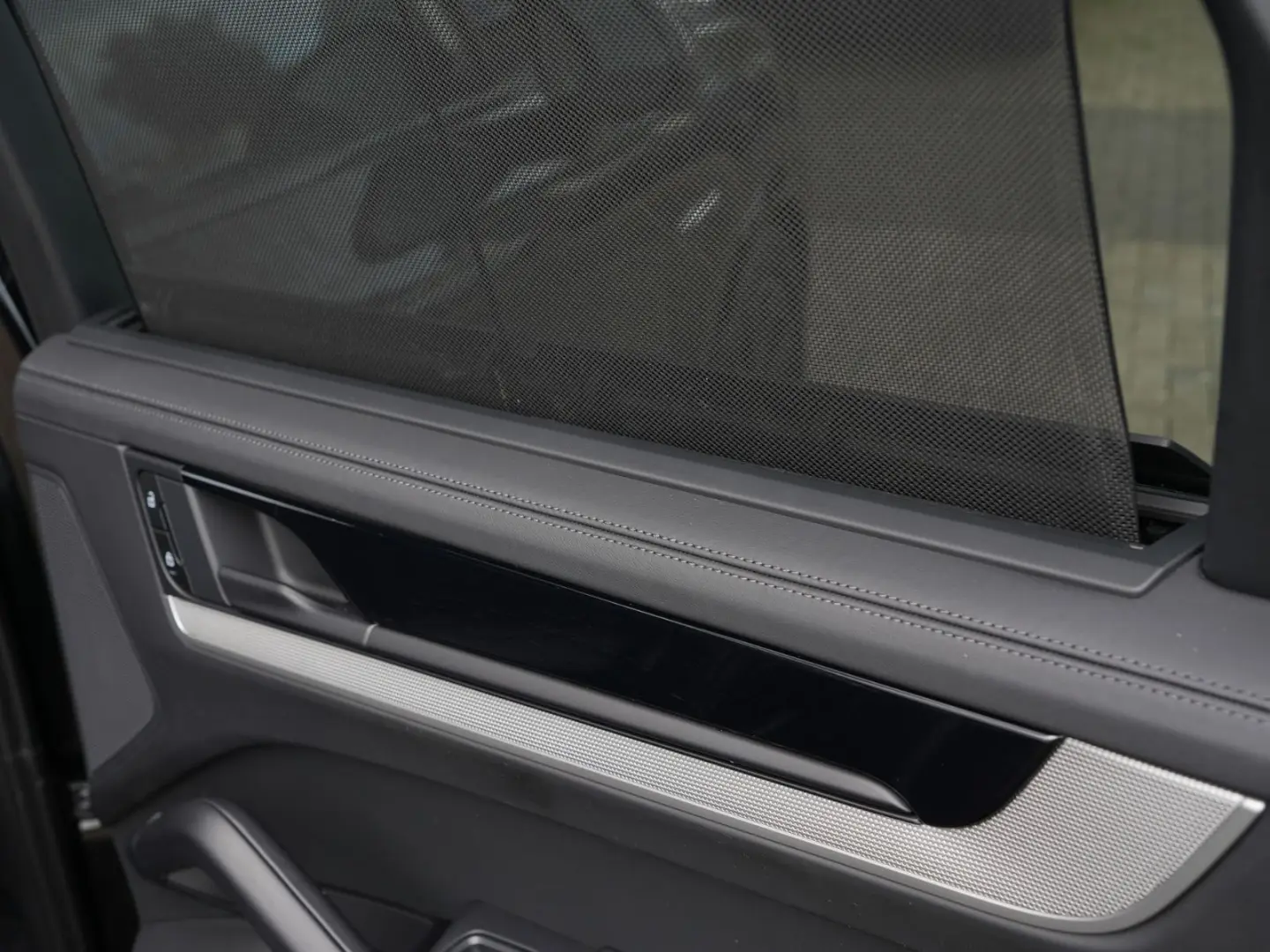 E-Hybrid MY24-INNODRIVE-ACC-LUFTF.-PANO-BOSE-RS