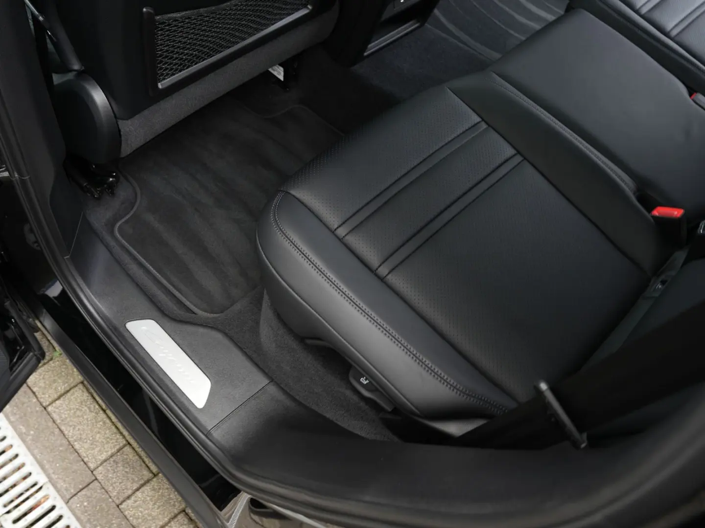 E-Hybrid MY24-INNODRIVE-ACC-LUFTF.-PANO-BOSE-RS