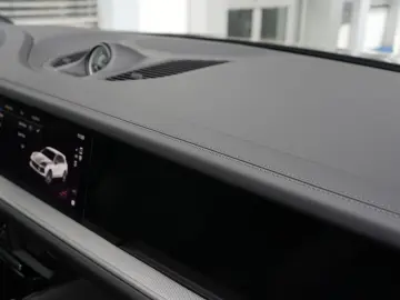 E-Hybrid MY24-INNODRIVE-ACC-LUFTF.-PANO-BOSE-RS