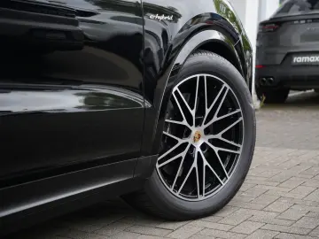 E-Hybrid MY24-INNODRIVE-ACC-LUFTF.-PANO-BOSE-RS