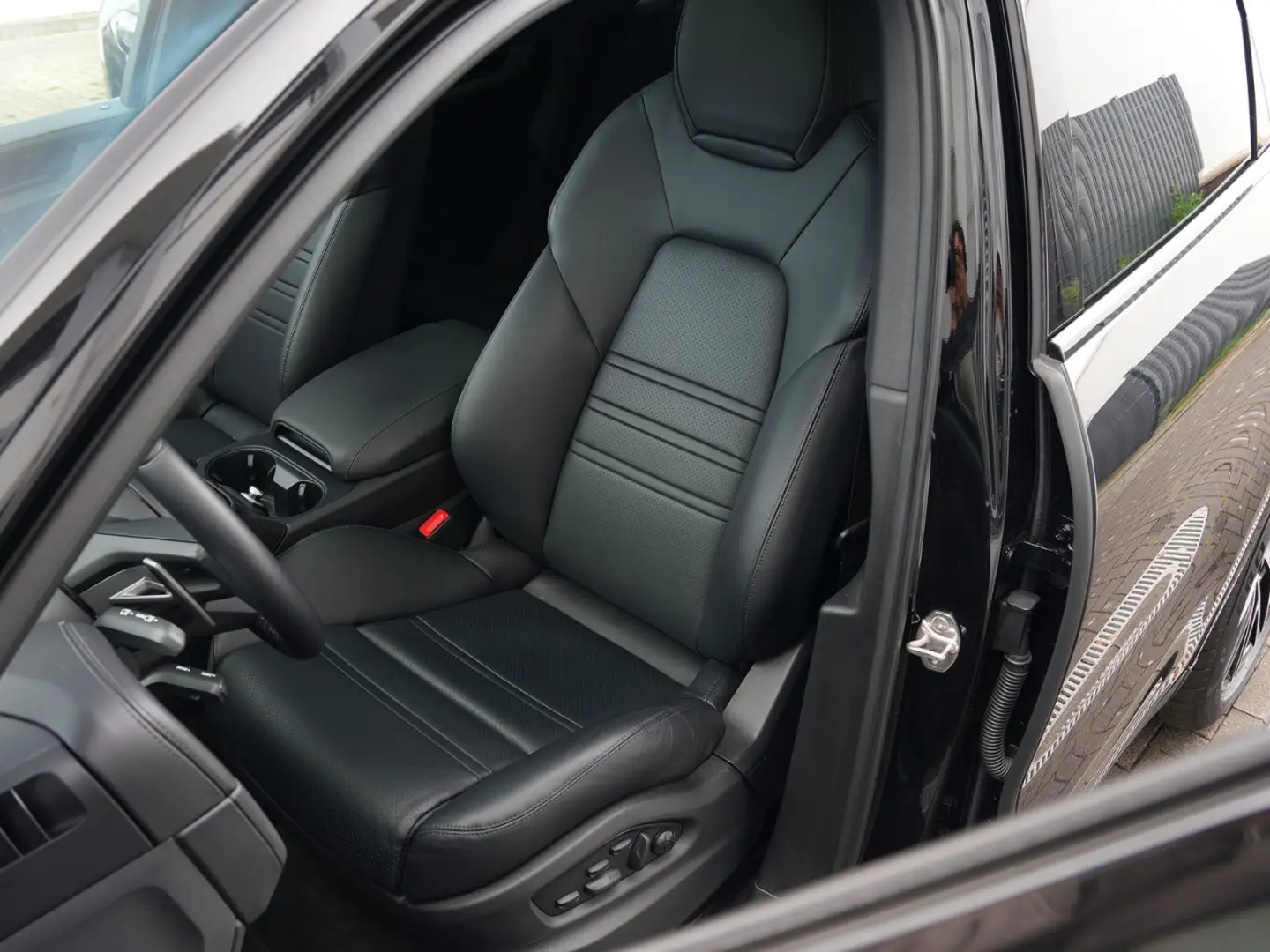 E-Hybrid MY24-INNODRIVE-ACC-LUFTF.-PANO-BOSE-RS