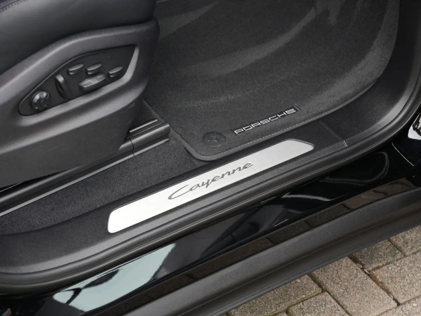 E-Hybrid MY24-INNODRIVE-ACC-LUFTF.-PANO-BOSE-RS