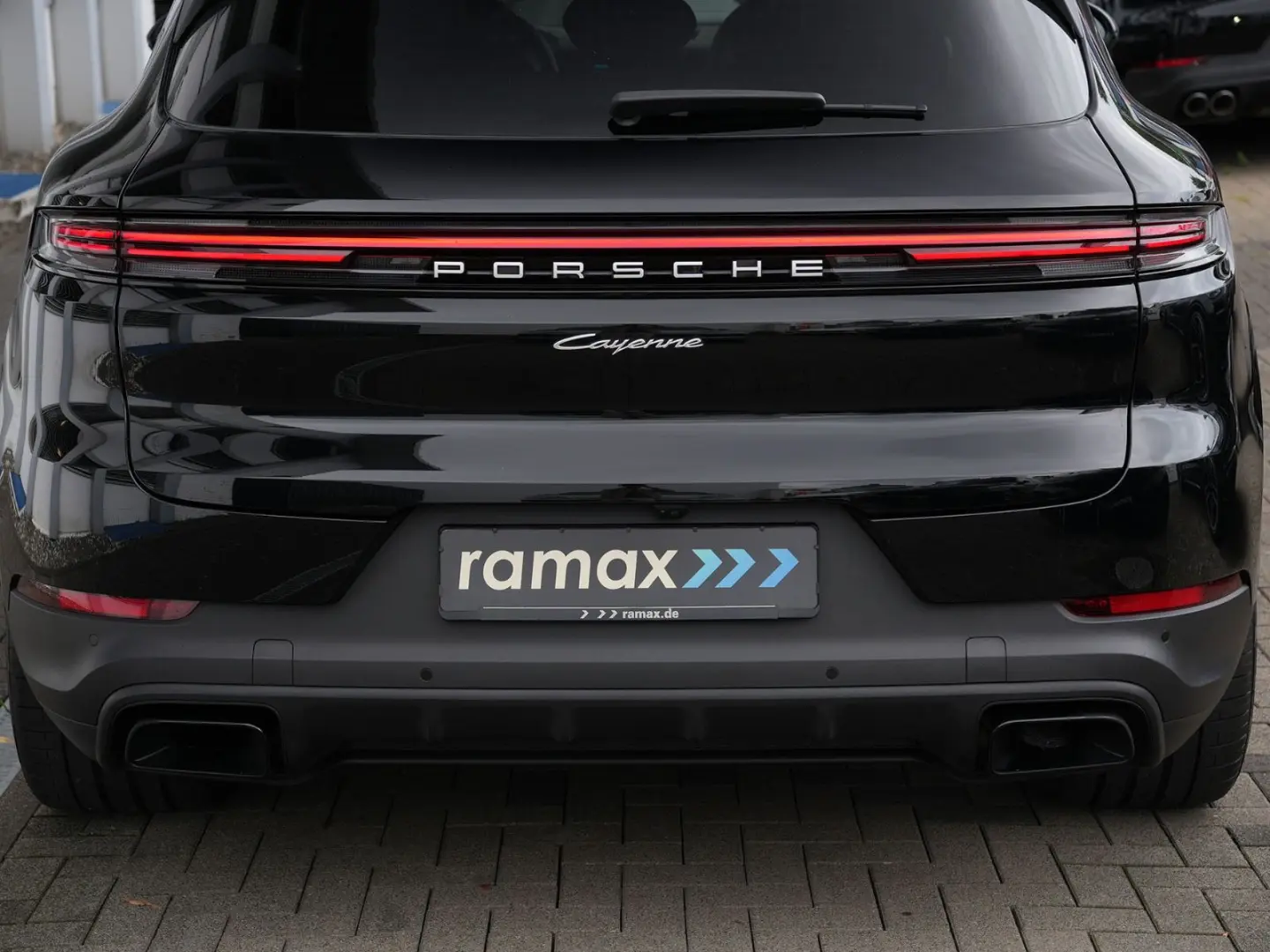 E-Hybrid MY24-INNODRIVE-ACC-LUFTF.-PANO-BOSE-RS