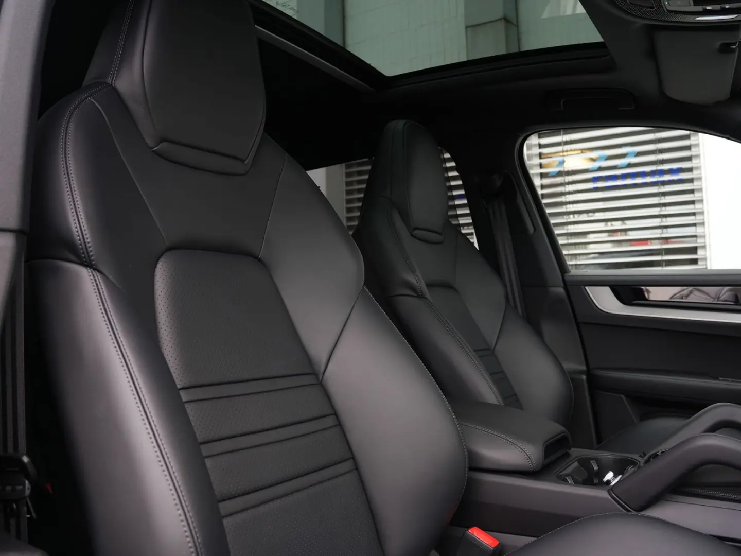 E-Hybrid MY24-INNODRIVE-ACC-LUFTF.-PANO-BOSE-RS