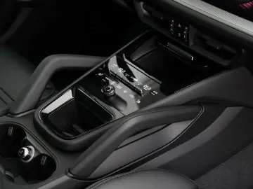 E-Hybrid MY24-INNODRIVE-ACC-LUFTF.-PANO-BOSE-RS