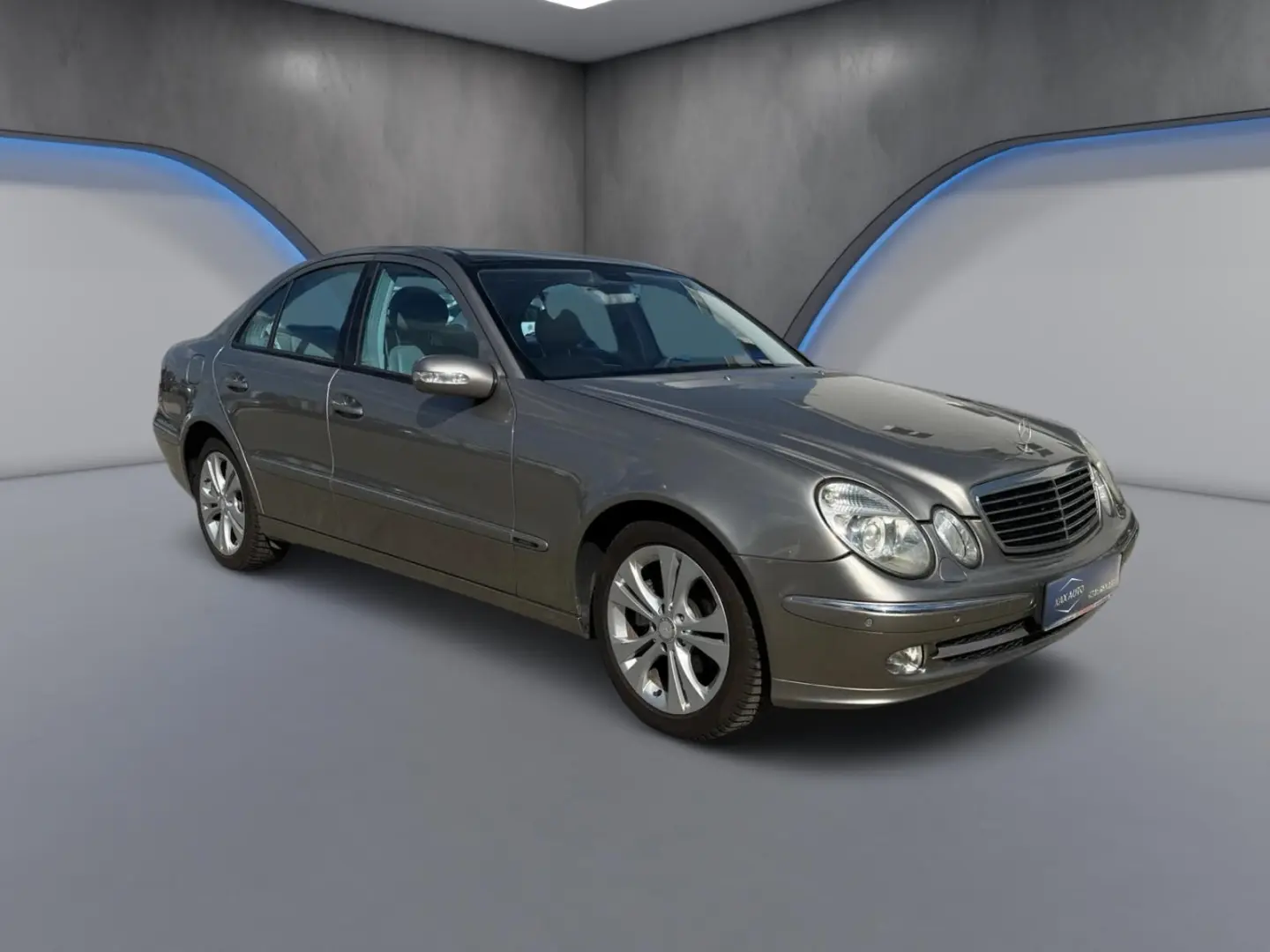 MERCEDES-BENZ E200 AVANGARDE
