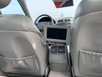 MERCEDES-BENZ E200 AVANGARDE