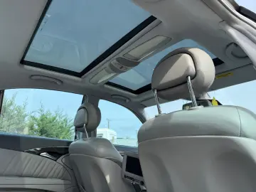 MERCEDES-BENZ E200 AVANGARDE