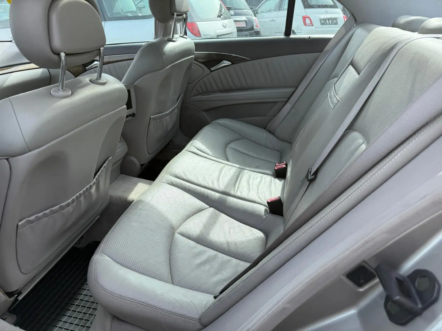 MERCEDES-BENZ E200 AVANGARDE