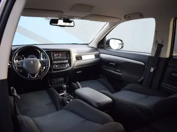Mitsubishi Outlander 2018 2.0 Benzina 4x4 Automat Euro6