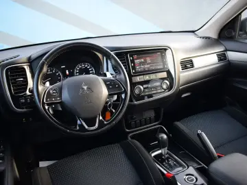 Mitsubishi Outlander 2018 2.0 Benzina 4x4 Automat Euro6